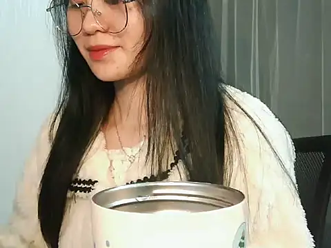 Snapshot of Nunaa18 chatting on February 10, 2026, 1:37 pm Nunaa18 online show from February 10, 2026, 1:37 pm