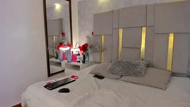 IsisBrown  online show from February 21, 2026, 7:59 pm