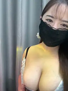 boniu-mimi online show from November 29, 2025, 4:59 am