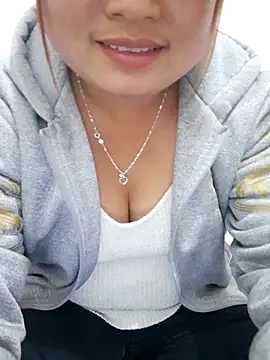 Snapshot of mai-mai-97 chatting on February 6, 2026, 9:23 am mai-mai-97 online show from February 6, 2026, 9:23 am