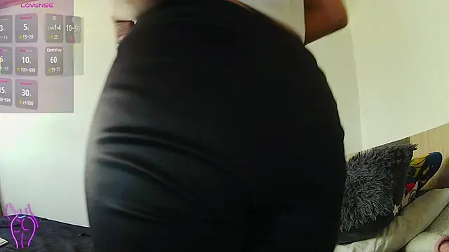 Snapshot of sophie_petit11 chatting on November 27, 2025, 3:03 pm sophie petit11 online show from November 27, 2025, 3:03 pm