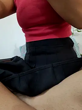 Sexolinaa online show from May 17, 2026, 3:26 am