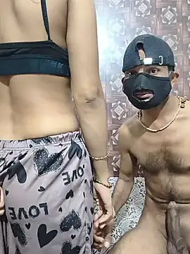 Sexy komal02 online show from July 8, 2026, 1:37 pm