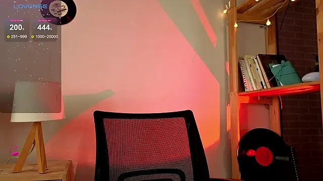 Snapshot of Me1inMonro chatting on March 28, 2026, 7:41 am Me1inMonro online show from March 28, 2026, 7:41 am