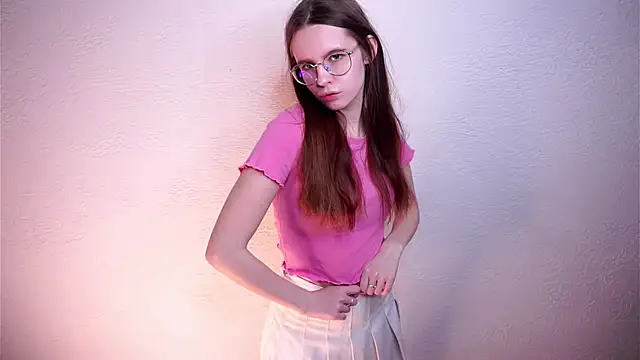 Snapshot of GennieKelso chatting on December 1, 2025, 3:17 pm GennieKelso online show from December 1, 2025, 3:17 pm