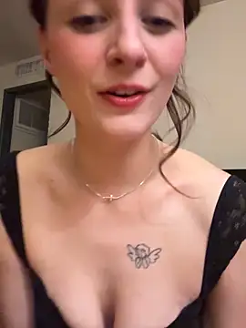 lilliabloom online show from December 21, 2025, 6:53 am