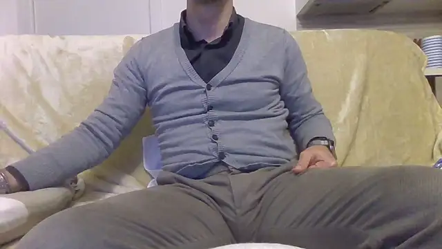 Eroshotlicker online show from April 8, 2026, 8:31 pm