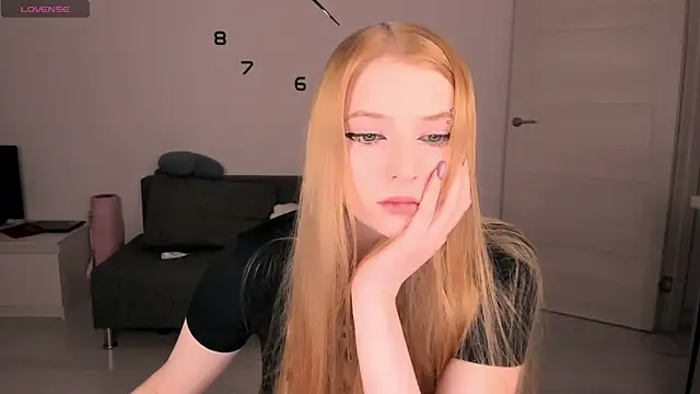  Milana Sparkl75  online show from May 10, 2026, 6:24 pm