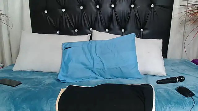 SavageHoney online show from March 19, 2026, 1:42 am