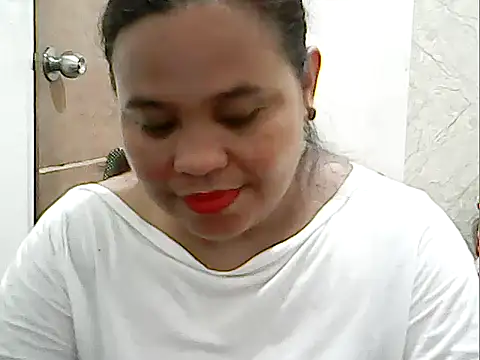 Snapshot of cutechubby chatting on May 17, 2026, 10:44 am cutechubby online show from May 17, 2026, 10:44 am
