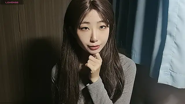 Snapshot of Yyoo-99 chatting on December 1, 2025, 10:04 pm Yyoo-99 online show from December 1, 2025, 10:04 pm