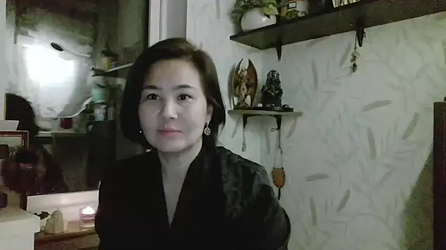 Snapshot of Nettie_Allie chatting on November 28, 2025, 2:42 pm Nettie Allie online show from November 28, 2025, 2:42 pm