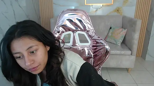 Snapshot of serabella_s chatting on December 17, 2025, 1:06 pm serabella s online show from December 17, 2025, 1:06 pm