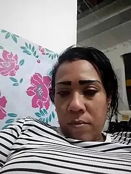 KarolWest  online show from December 18, 2025, 1:00 am