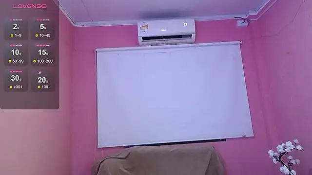 Snapshot of Karla_Soff_19 chatting on January 14, 2026, 8:03 pm Karla Soff 19 online show from January 14, 2026, 8:03 pm