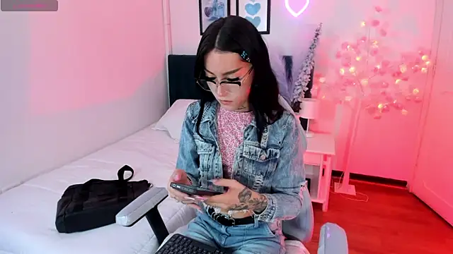 Snapshot of megan_rosse11 chatting on November 30, 2025, 5:22 am megan rosse11 online show from November 30, 2025, 5:22 am