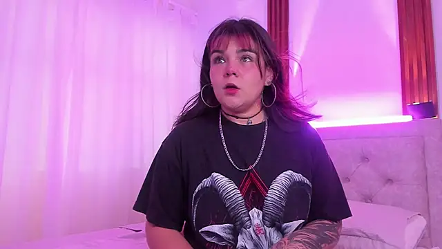 Snapshot of DakottaBluu chatting on November 28, 2025, 7:27 pm DakottaBluu online show from November 28, 2025, 7:27 pm