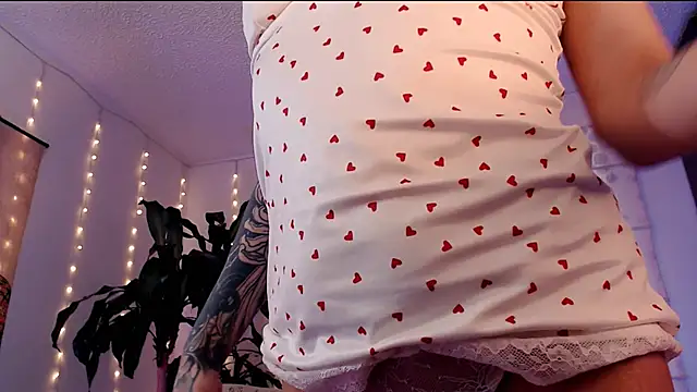 justmartina  online show from February 23, 2026, 12:13 pm