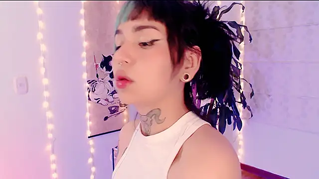 justmartina  online show from March 18, 2026, 2:15 am