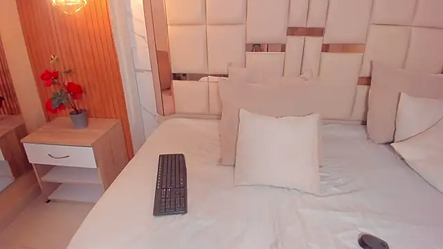 samantha quinnn online show from February 22, 2026, 8:40 pm