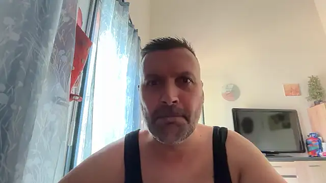 coolsmith81 online show from June 24, 2026, 3:44 pm