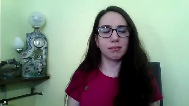 EvaClassy online show from December 4, 2025, 8:01 am