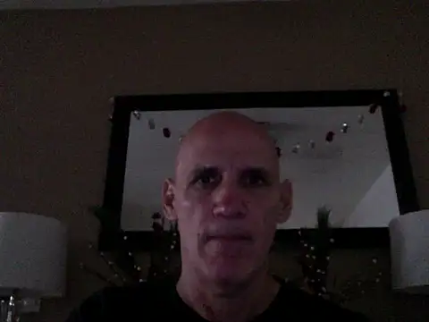 Snapshot of Elosoo chatting on December 5, 2025, 12:58 pm Elosoo online show from December 5, 2025, 12:58 pm