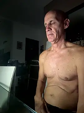 Snapshot of Elosoo chatting on January 12, 2026, 9:47 am Elosoo online show from January 12, 2026, 9:47 am