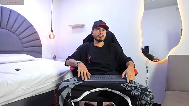 MatthewCullen online show from April 13, 2026, 3:23 am