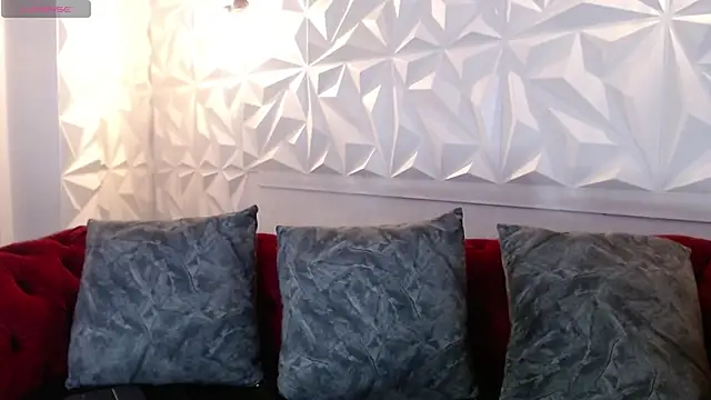 Snapshot of idk_24_ chatting on December 17, 2025, 4:35 pm idk 24 online show from December 17, 2025, 4:35 pm