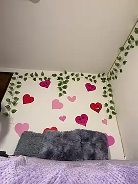 MarillynMorgan online show from May 17, 2026, 6:59 pm