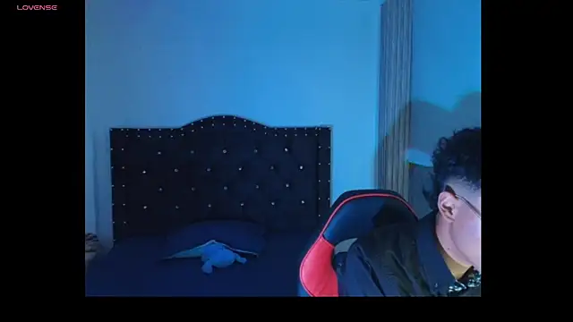 Snapshot of thian_blakee chatting on November 29, 2025, 4:37 am thian blakee online show from November 29, 2025, 4:37 am