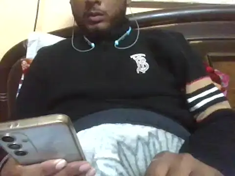 Snapshot of cuteplayboy22_ chatting on January 18, 2026, 4:22 pm cuteplayboy22 online show from January 18, 2026, 4:22 pm