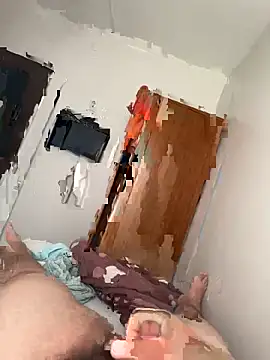 Snapshot of brt2552 chatting on November 27, 2025, 1:02 pm brt2552 online show from November 27, 2025, 1:02 pm