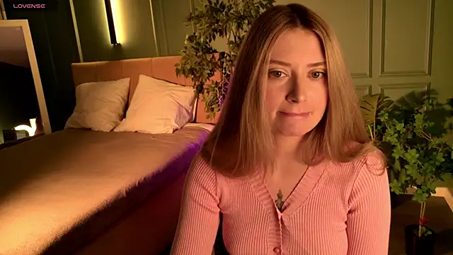 Snapshot of somehow_here_ chatting on November 29, 2025, 12:52 pm somehow here online show from November 29, 2025, 12:52 pm