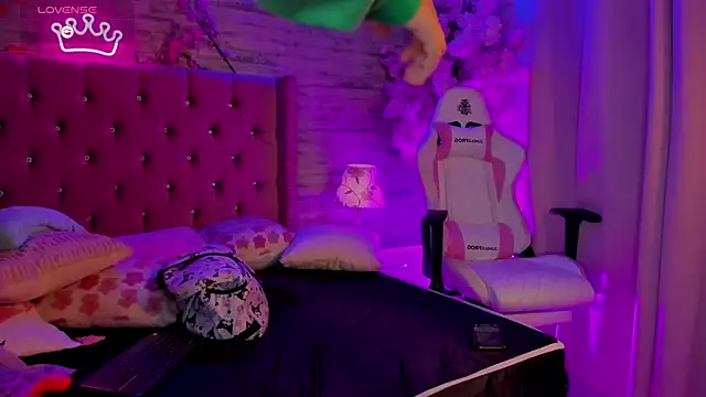 MoliBunny online show from April 24, 2026, 8:28 am