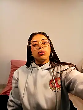 Violett  Rose online show from December 1, 2025, 2:27 am