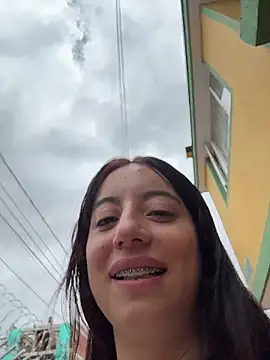 Mia fiire online show from April 10, 2026, 7:07 pm