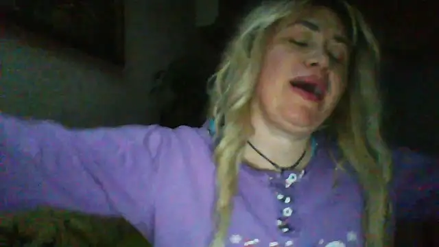 Snapshot of ClaireShannon chatting on January 13, 2026, 4:23 pm ClaireShannon online show from January 13, 2026, 4:23 pm