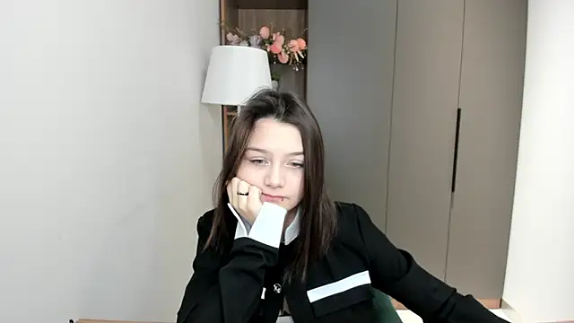 Snapshot of TabethaCaverly chatting on December 3, 2025, 9:18 am TabethaCaverly online show from December 3, 2025, 9:18 am