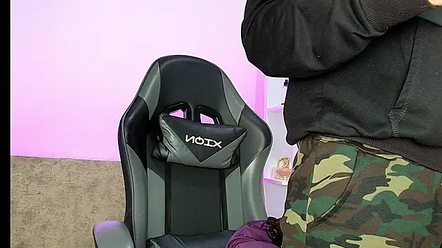 Snapshot of Nahomi_rous777 chatting on February 21, 2026, 2:07 pm Nahomi rous777 online show from February 21, 2026, 2:07 pm