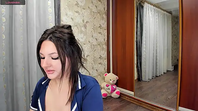 Snapshot of emmaledysss chatting on November 29, 2025, 4:43 pm emmaledysss online show from November 29, 2025, 4:43 pm