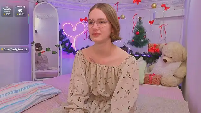 Mia Mooore online show from January 7, 2026, 1:46 pm