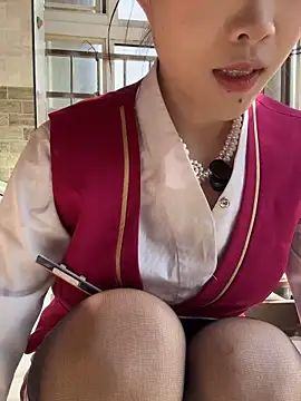 youyou-baby999 online show from February 18, 2026, 4:52 am