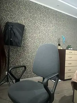 Sweet little gir online show from April 2, 2026, 8:45 am