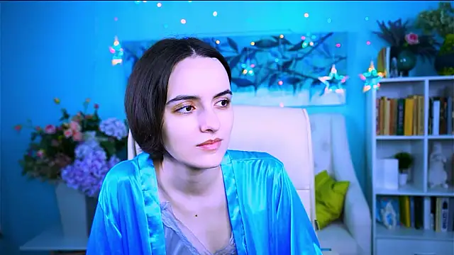 KateWillows online show from February 9, 2026, 4:05 am