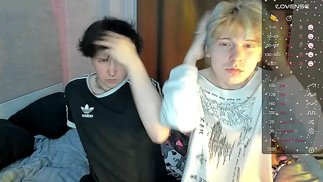 miya meow miku online show from December 13, 2025, 8:04 pm