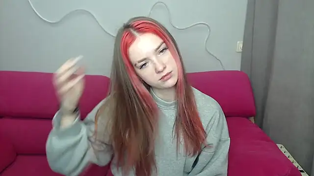 Snapshot of CassieLiam chatting on December 1, 2025, 10:31 am CassieLiam online show from December 1, 2025, 10:31 am