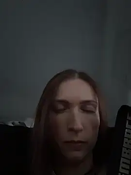 ZaraHill online show from December 23, 2025, 2:53 am