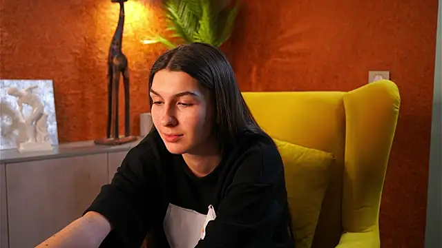 Snapshot of SongSaur chatting on December 1, 2025, 11:59 am SongSaur online show from December 1, 2025, 11:59 am